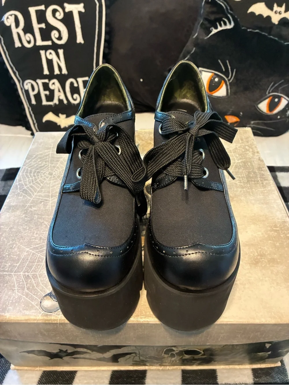 Widow Platforms Deep Black Vintage Oxford Inspired Design Lightweight Size 9 - Picture 3 of 11